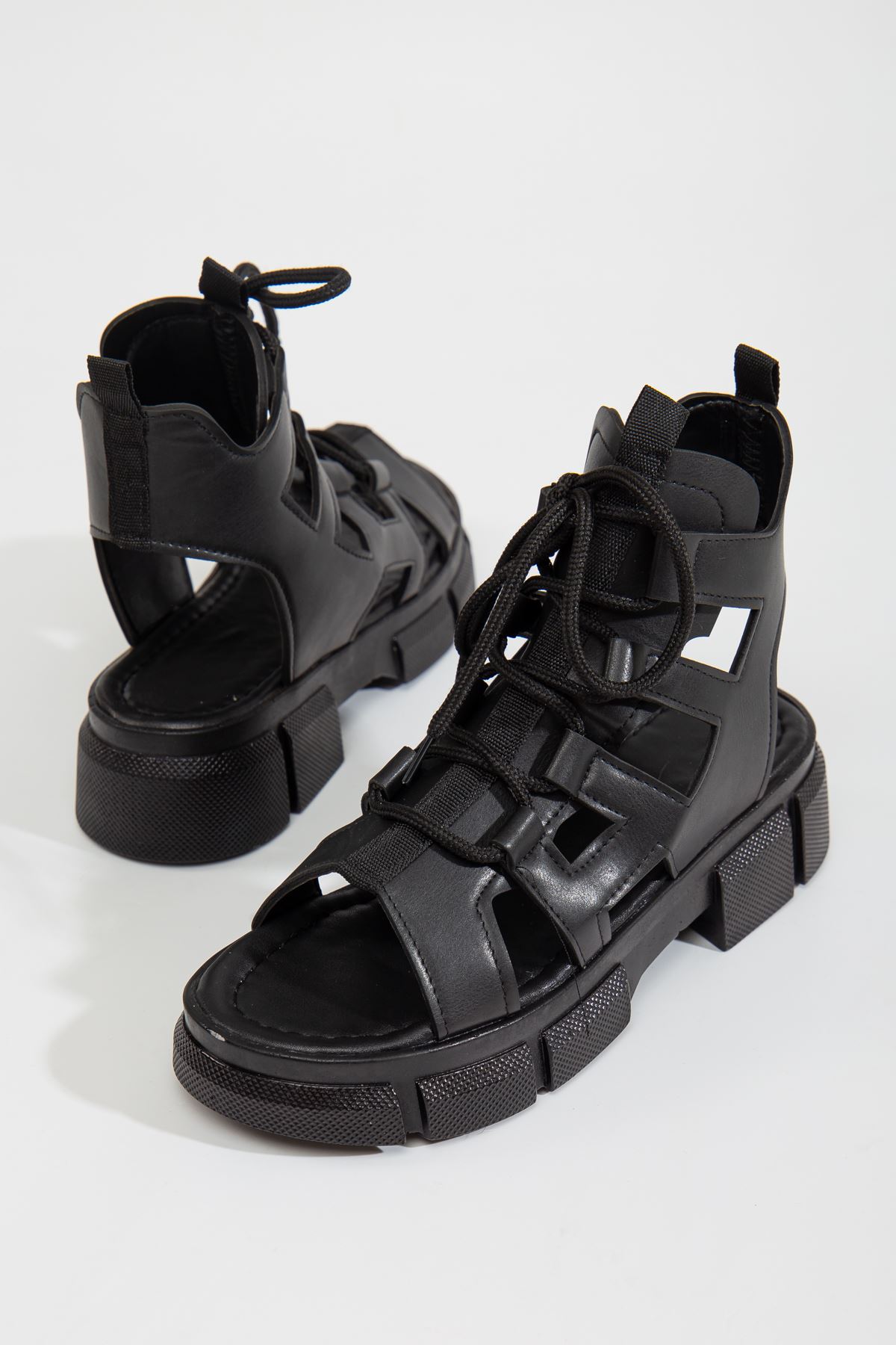 Laney  Bağcıklı Sandalet Siyah
