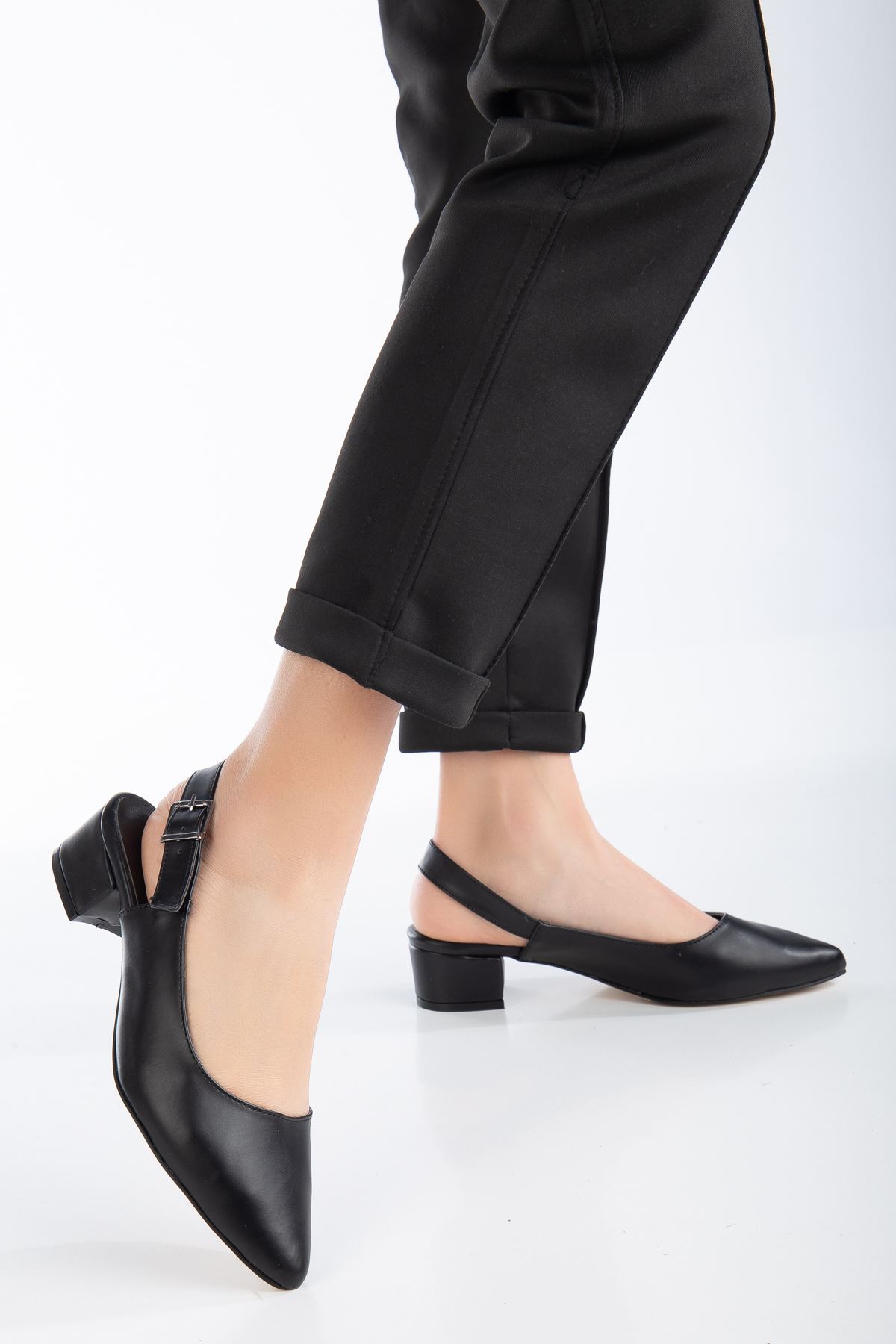 Pante Kısa  Topuklu Ayakkabı  Siyah