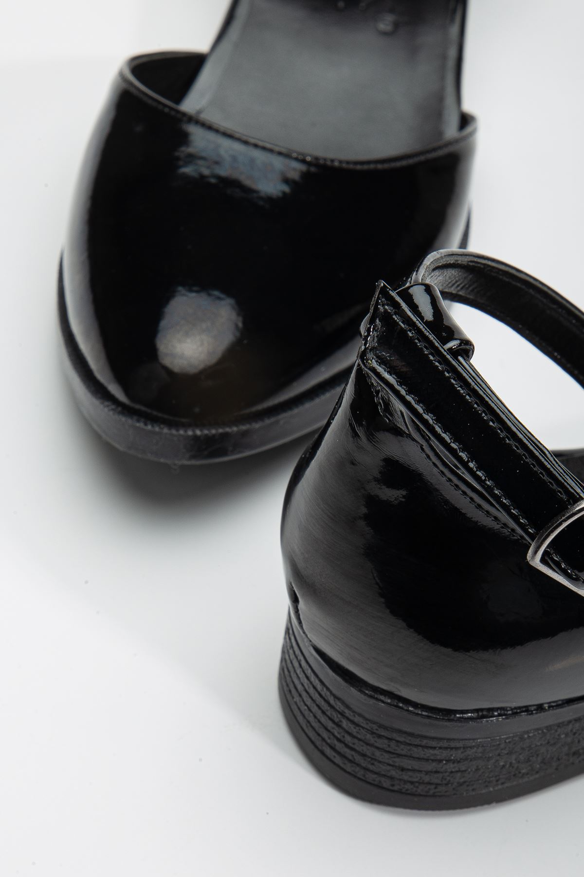 Tilda Kısa Topuk  Rugan Ayakkabı Siyah